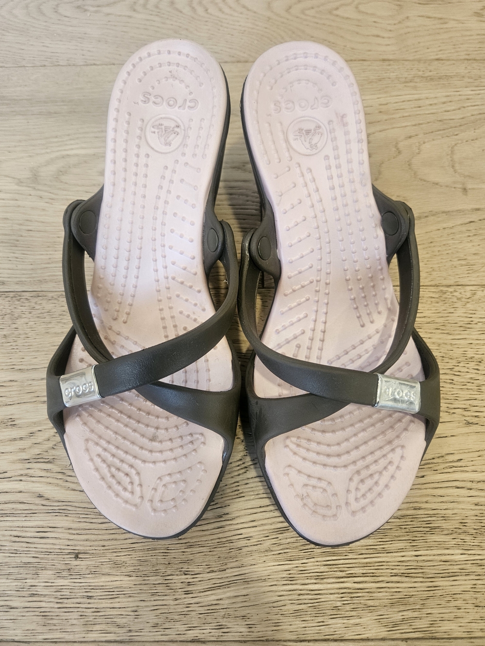 CROCS Women’s Cypres Heeled Pink Footbed with Black Crossover Strap Sandals